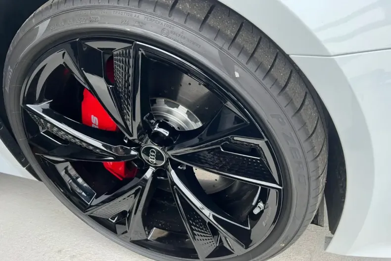 Audi RS6 din 2024 cu 6.800 km - oferta AUD125505 - foto 4