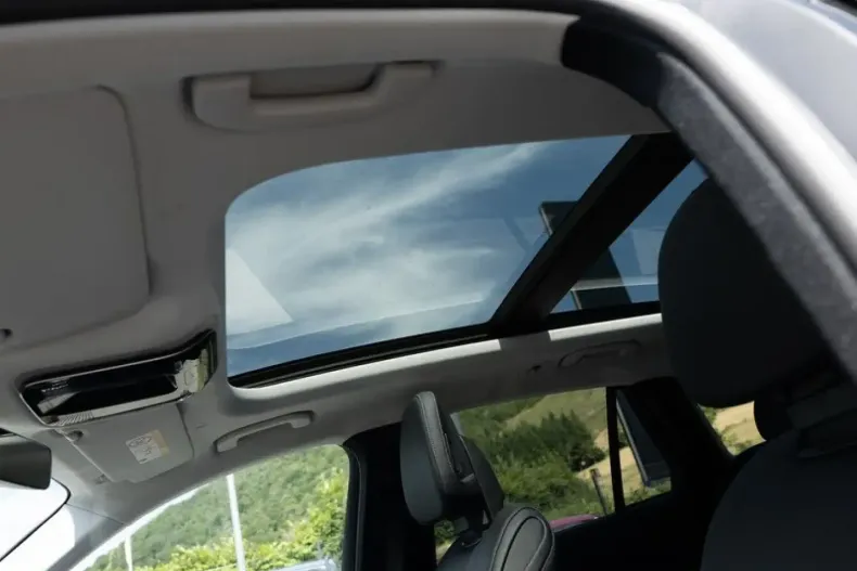 Mercedes-Benz GLC 220 din 2023 cu 36.500 km - oferta MER125512 - foto 3