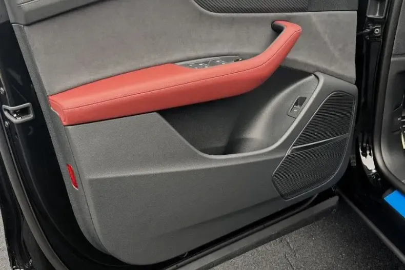 Audi SQ8 din 2024 cu 18 km - oferta AUD125513 - foto 19