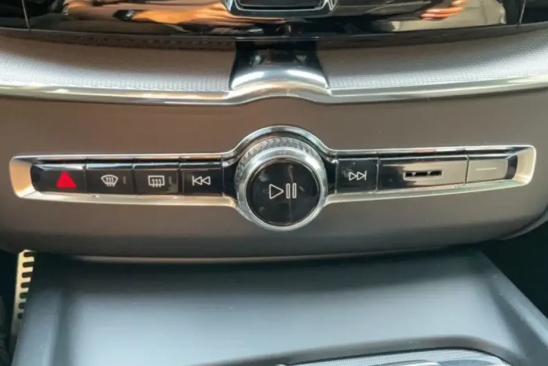 Volvo XC60 din 2021 cu 48.800 km - oferta VOL125514 - foto 10