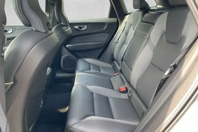 Volvo XC60 din 2021 cu 48.800 km - oferta VOL125514 - foto 16