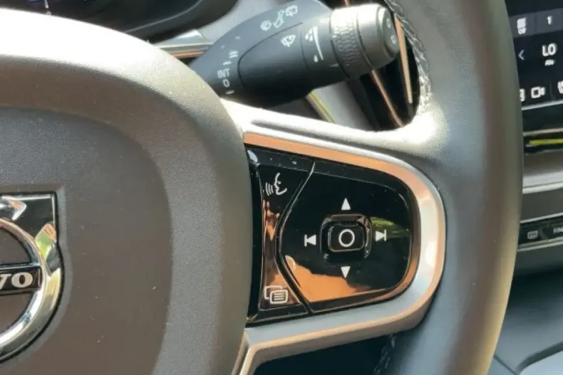 Volvo XC60 din 2021 cu 48.800 km - oferta VOL125514 - foto 17