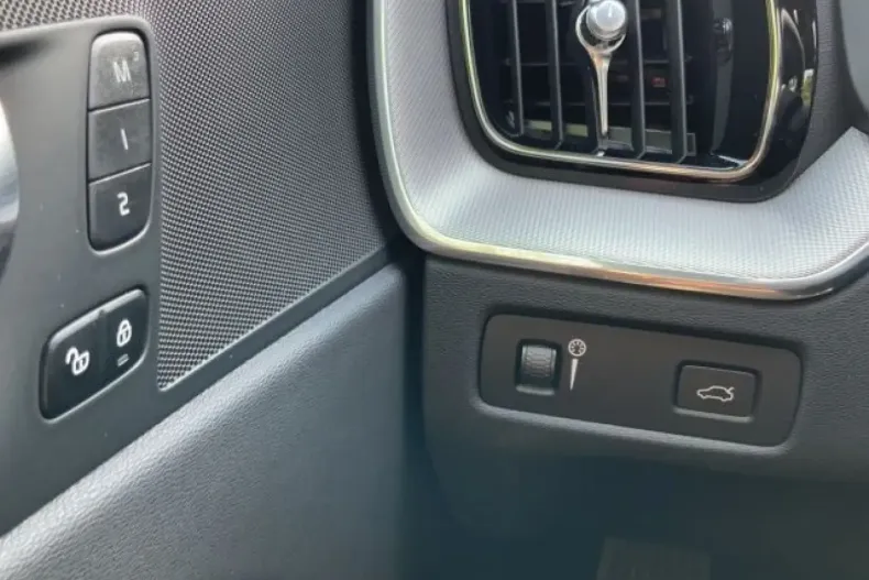 Volvo XC60 din 2021 cu 48.800 km - oferta VOL125514 - foto 20