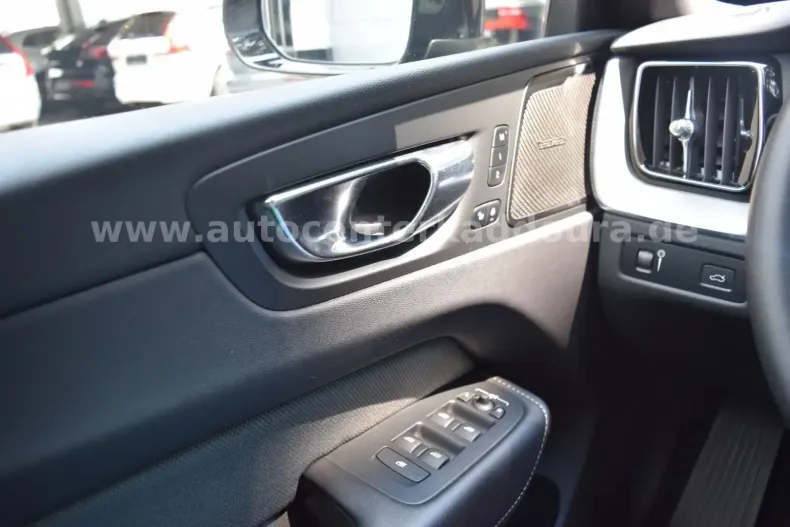 Volvo XC60 din 2022 cu 47.600 km - oferta VOL125516 - foto 11