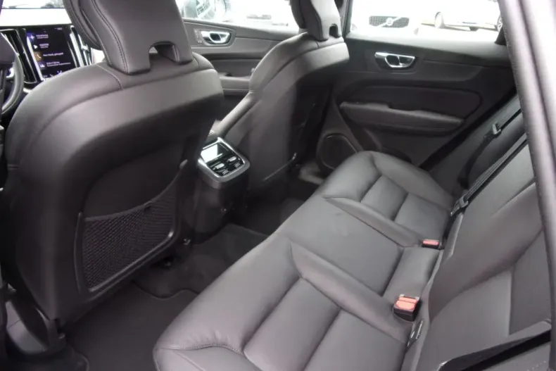 Volvo XC60 din 2021 cu 47.300 km - oferta VOL125517 - foto 13