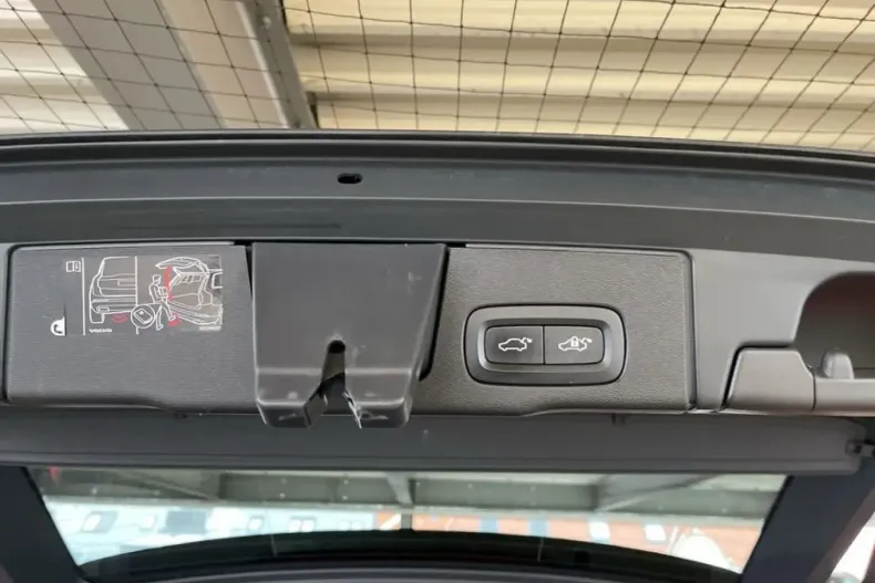 Volvo XC60 din 2020 cu 37.600 km - oferta VOL125519 - foto 12