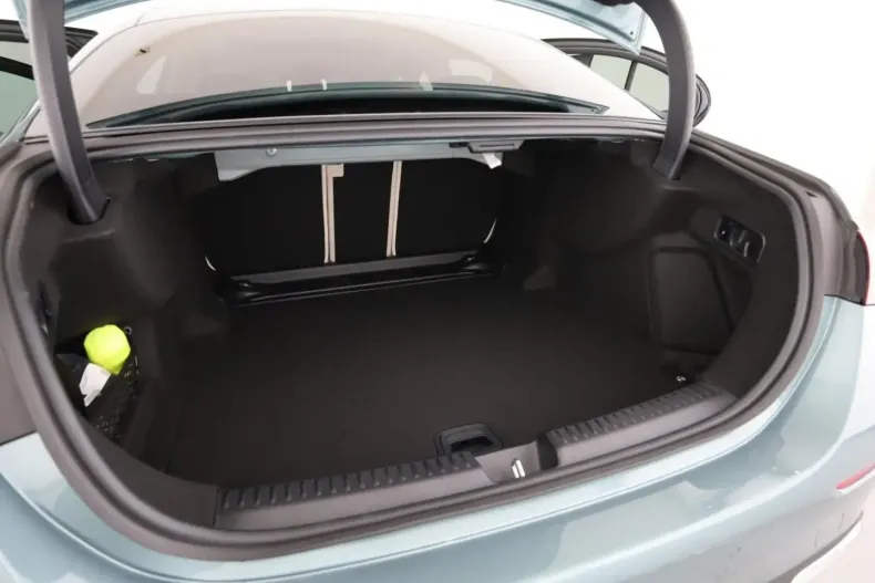 Mercedes-Benz E 200 din 2024 cu 6.000 km - oferta MER125535 - foto 9