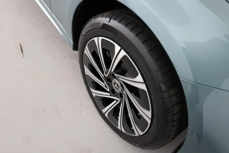 Mercedes-Benz E 200 din 2024 cu 6.000 km - oferta MER125535 - foto 10