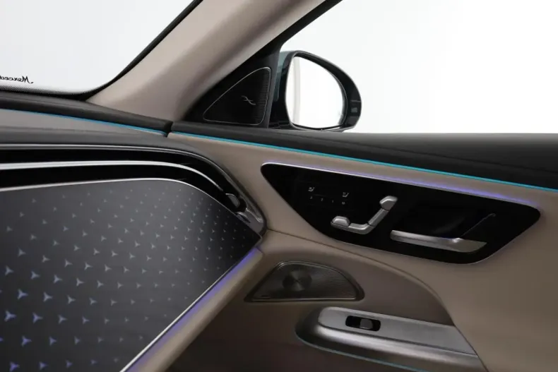 Mercedes-Benz E 200 din 2024 cu 6.000 km - oferta MER125535 - foto 19