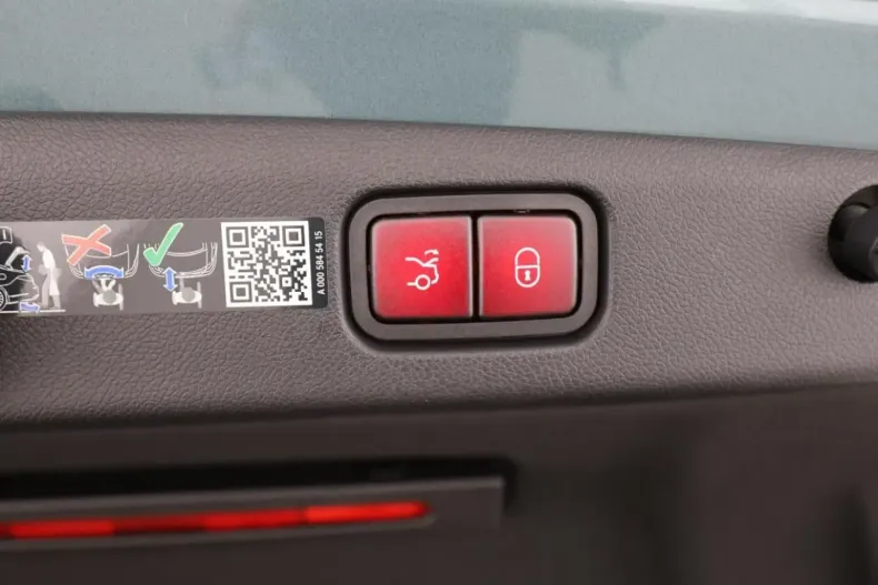 Mercedes-Benz E 200 din 2024 cu 6.000 km - oferta MER125535 - foto 21