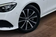 Mercedes-Benz E 300 din 2021 cu 28.961 km - oferta MER125541 - foto 2