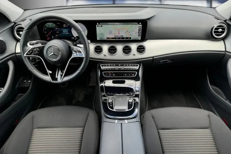 Mercedes-Benz E 300 din 2021 cu 28.961 km - oferta MER125541 - foto 6
