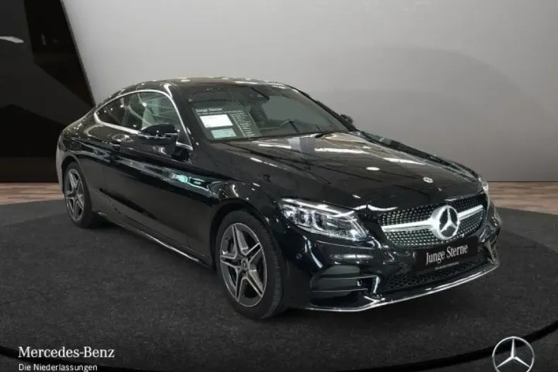 Mercedes-Benz C 300 din 2022 cu 17.700 km - oferta MER125544 - foto 1