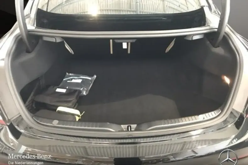 Mercedes-Benz C 300 din 2022 cu 17.700 km - oferta MER125544 - foto 9