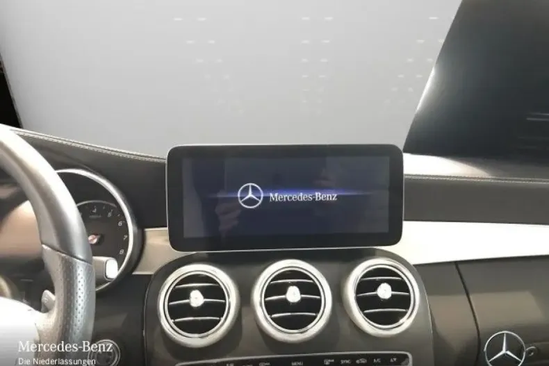 Mercedes-Benz C 300 din 2022 cu 17.700 km - oferta MER125544 - foto 15