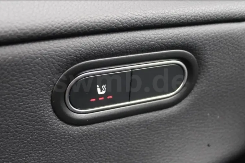 Mercedes-Benz CLA 200 din 2023 cu 10.340 km - oferta MER125545 - foto 11