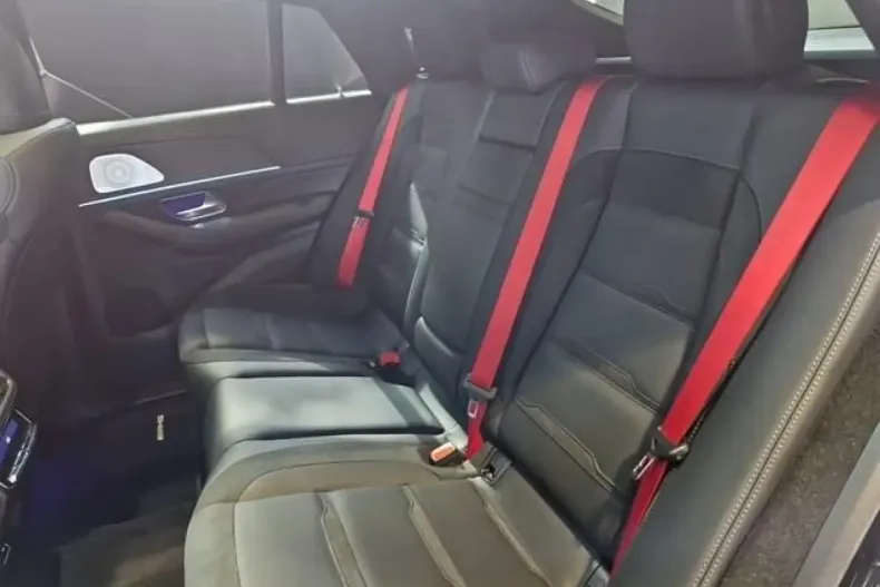 Mercedes-Benz GLE 53 AMG din 2023 cu 4.500 km - oferta MER125546 - foto 9