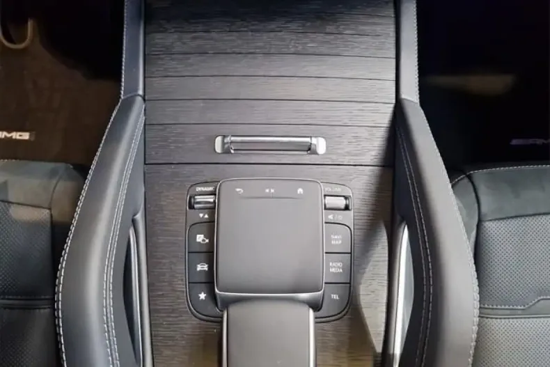 Mercedes-Benz GLE 53 AMG din 2023 cu 4.500 km - oferta MER125546 - foto 11