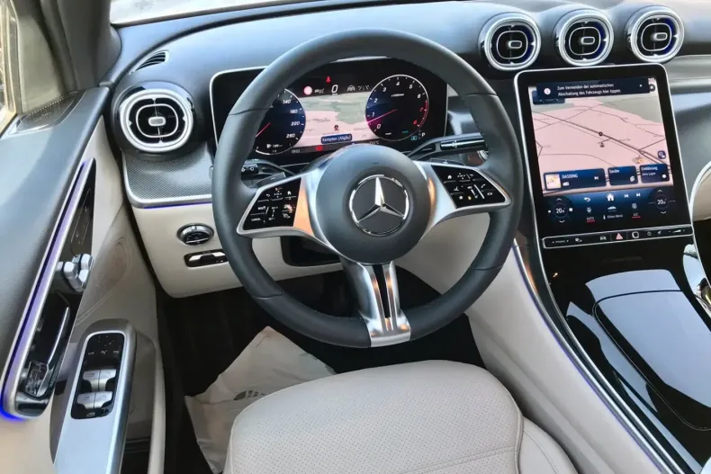 Mercedes-Benz GLC 200 din 2023 cu 10.802 km - oferta MER125548 - foto 7