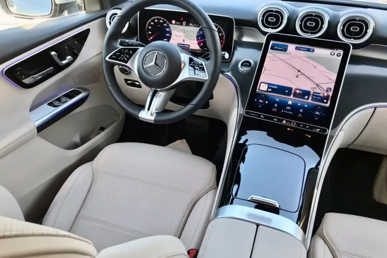 Mercedes-Benz GLC 200 din 2023 cu 10.802 km - oferta MER125548 - foto 8