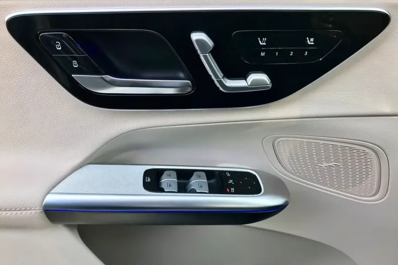 Mercedes-Benz GLC 200 din 2023 cu 10.802 km - oferta MER125548 - foto 13