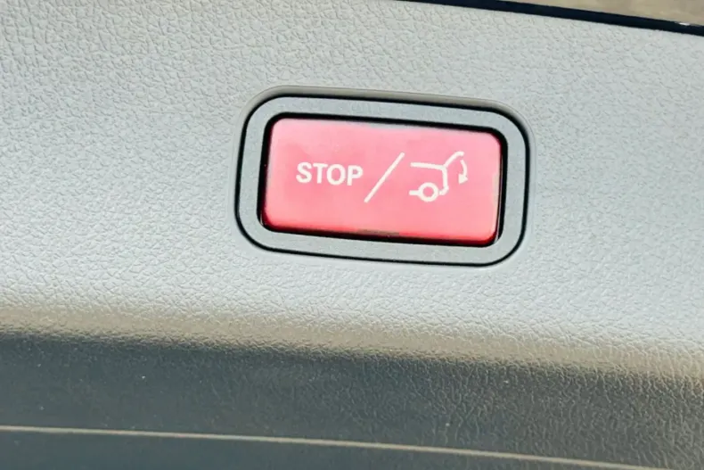 Mercedes-Benz GLC 200 din 2024 cu 50 km - oferta MER125568 - foto 15