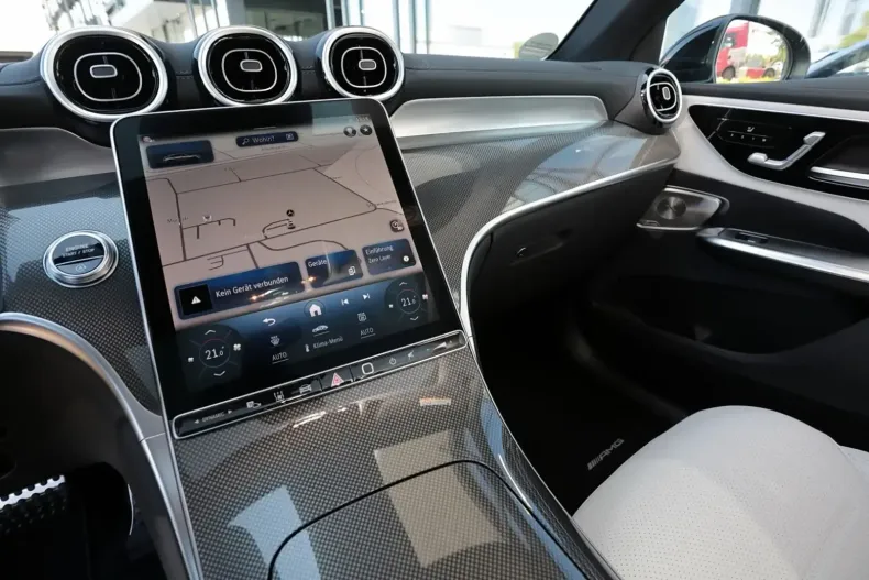 Mercedes-Benz GLC 300 din 2024 cu 10.000 km - oferta MER125570 - foto 11