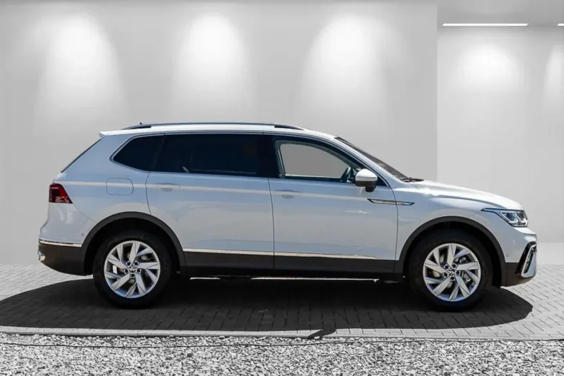 Volkswagen Tiguan Allspace din 2024 cu 15 km - oferta VOL125575 - foto 4