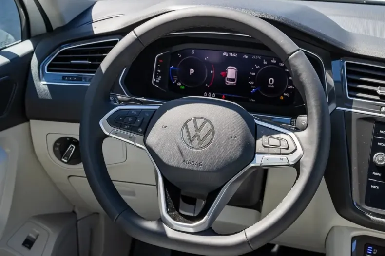 Volkswagen Tiguan Allspace din 2024 cu 15 km - oferta VOL125575 - foto 9