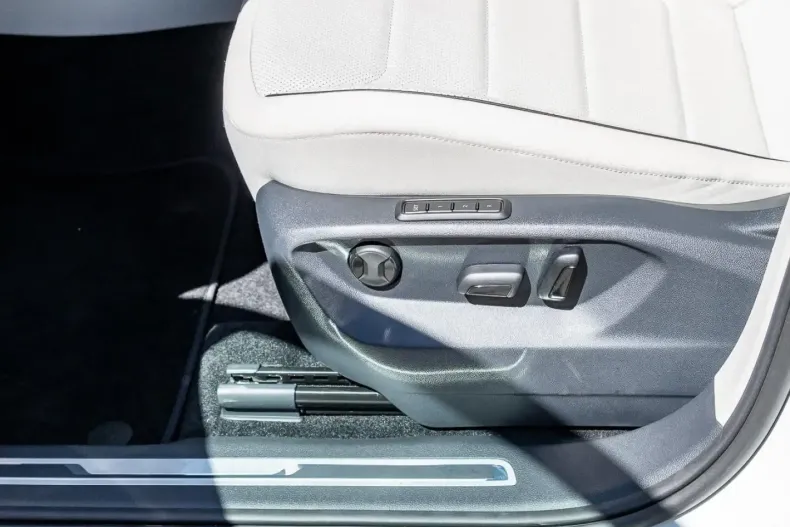 Volkswagen Tiguan Allspace din 2024 cu 15 km - oferta VOL125575 - foto 12