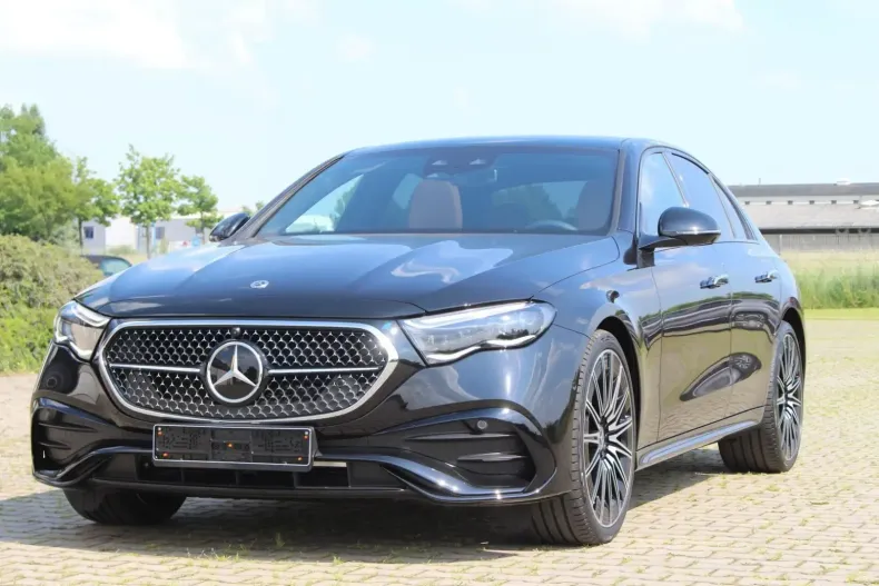 Mercedes-Benz E 220 din 2024 cu 20 km - oferta MER125579 - foto 1