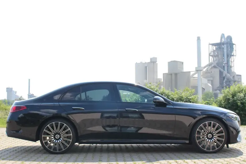 Mercedes-Benz E 220 din 2024 cu 20 km - oferta MER125579 - foto 7