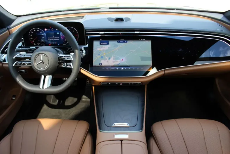 Mercedes-Benz E 220 din 2024 cu 20 km - oferta MER125579 - foto 9