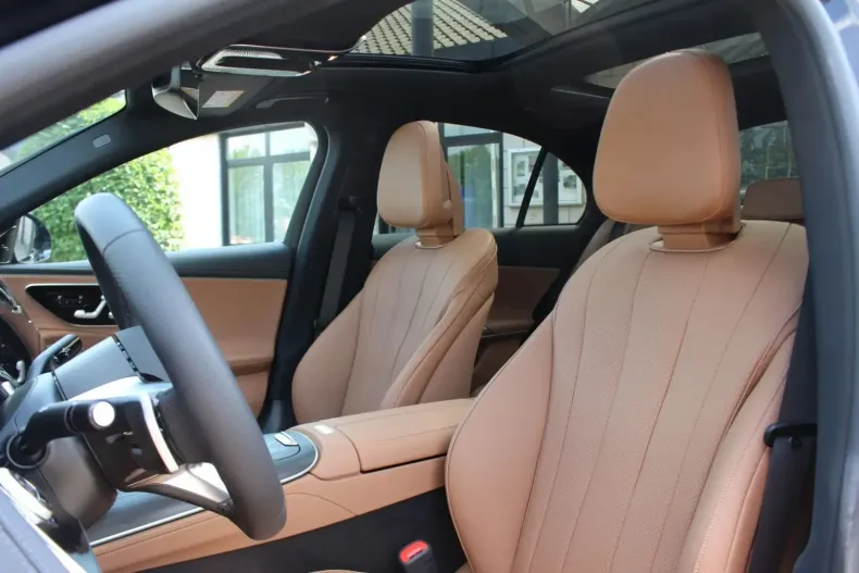 Mercedes-Benz E 220 din 2024 cu 20 km - oferta MER125579 - foto 10