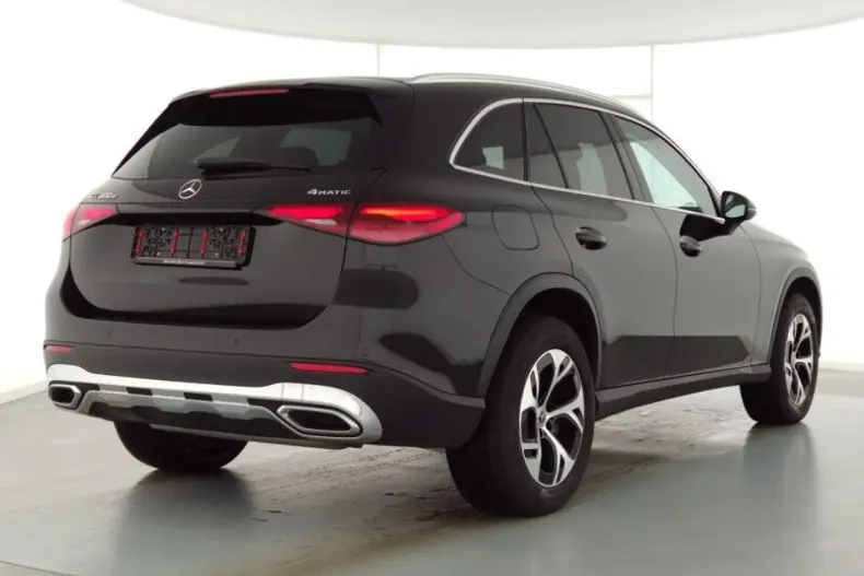 Mercedes-Benz GLC 300 din 2023 cu 19.500 km - oferta MER125583 - foto 3