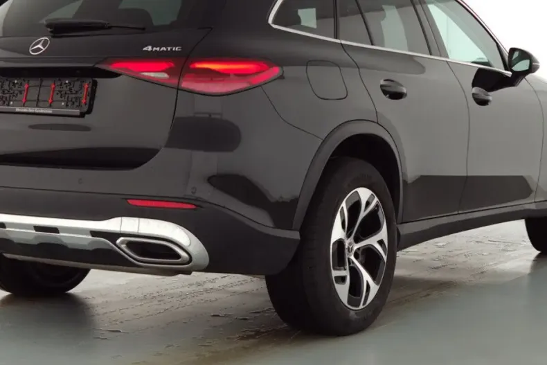 Mercedes-Benz GLC 300 din 2023 cu 19.500 km - oferta MER125583 - foto 4