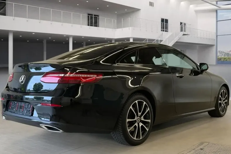 Mercedes-Benz E 200 din 2020 cu 48.434 km - oferta MER125586 - foto 3