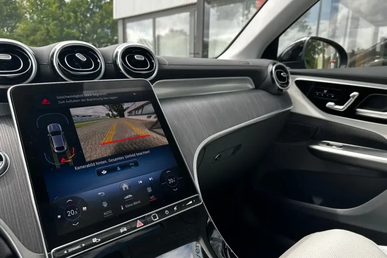 Mercedes-Benz GLC 200 din 2024 cu 200 km - oferta MER125589 - foto 8