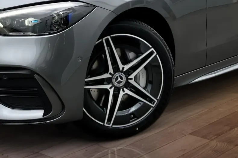 Mercedes-Benz C 400 din 2023 cu 15.259 km - oferta MER125598 - foto 2