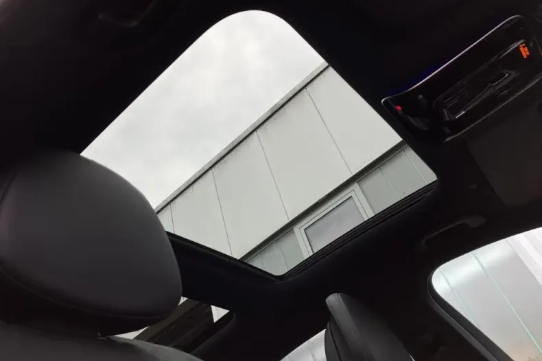 Mercedes-Benz C 400 din 2023 cu 15.259 km - oferta MER125598 - foto 12