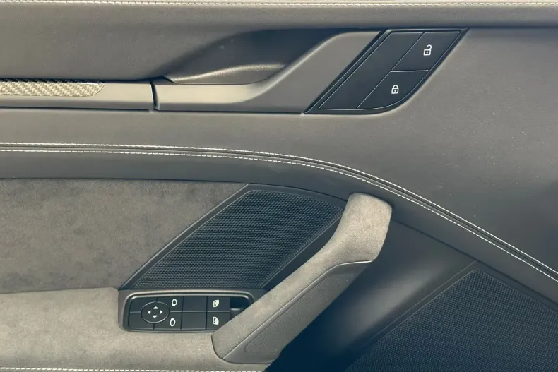 Porsche 911 din 2023 cu 3.225 km - oferta POR125613 - foto 8