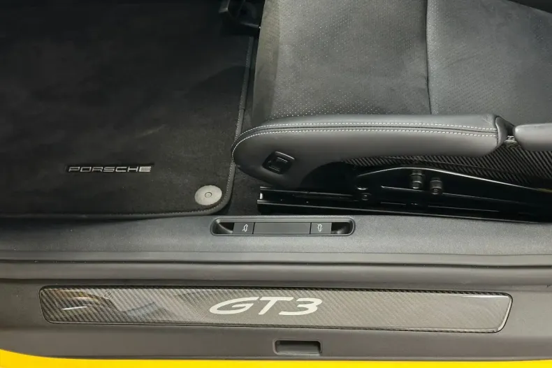 Porsche 911 din 2023 cu 3.225 km - oferta POR125613 - foto 9