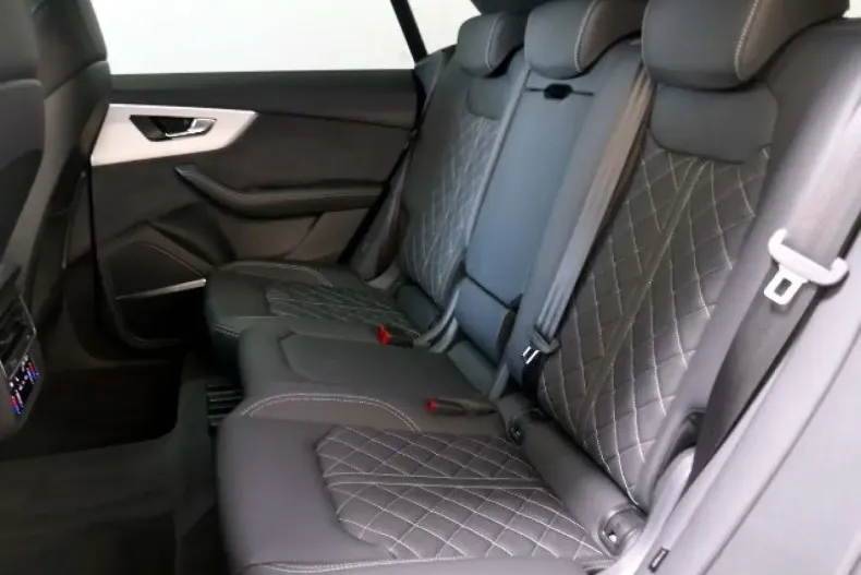 Audi Q8 din 2023 cu 34.196 km - oferta AUD125621 - foto 9