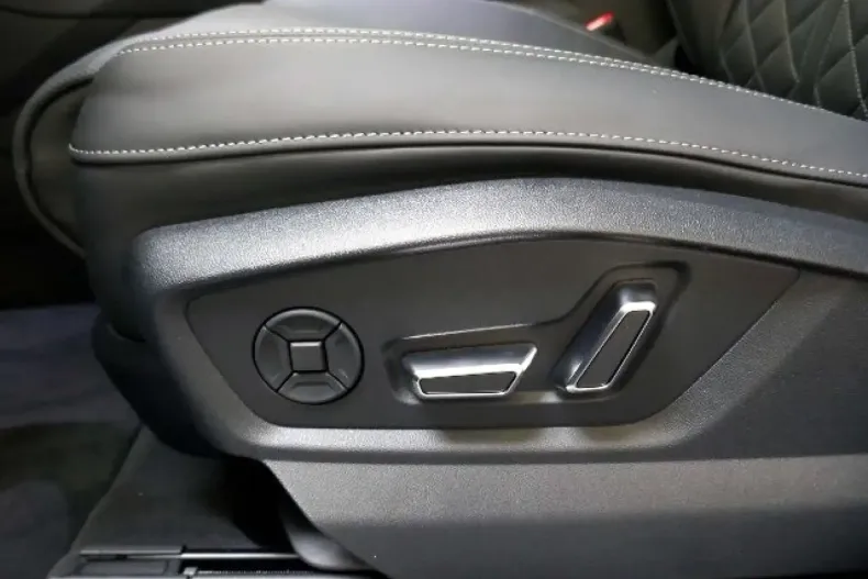 Audi Q8 din 2023 cu 34.196 km - oferta AUD125621 - foto 20