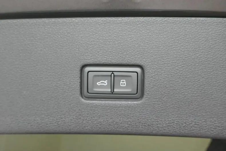 Audi Q8 din 2023 cu 34.196 km - oferta AUD125621 - foto 23