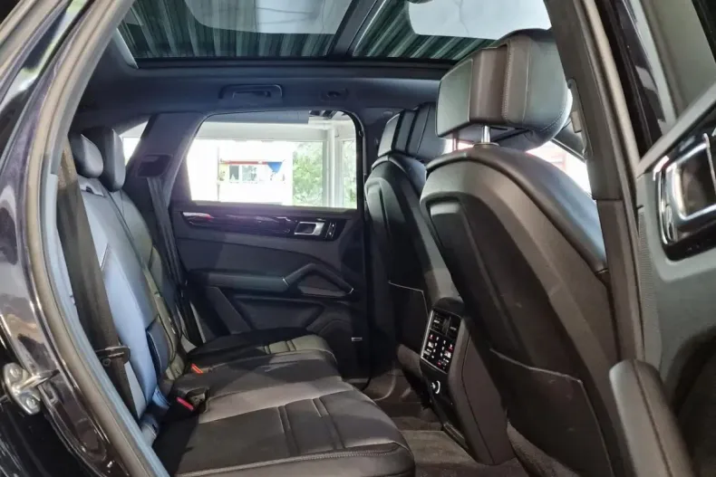 Porsche Cayenne din 2021 cu 65.000 km - oferta POR125626 - foto 27