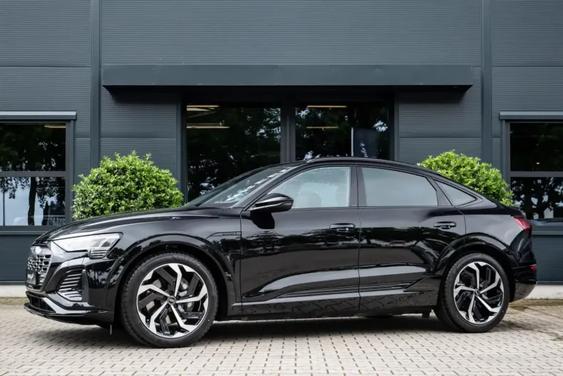 Audi Q8 e-tron din 2023 cu 46.110 km - oferta AUD125628 - foto 3
