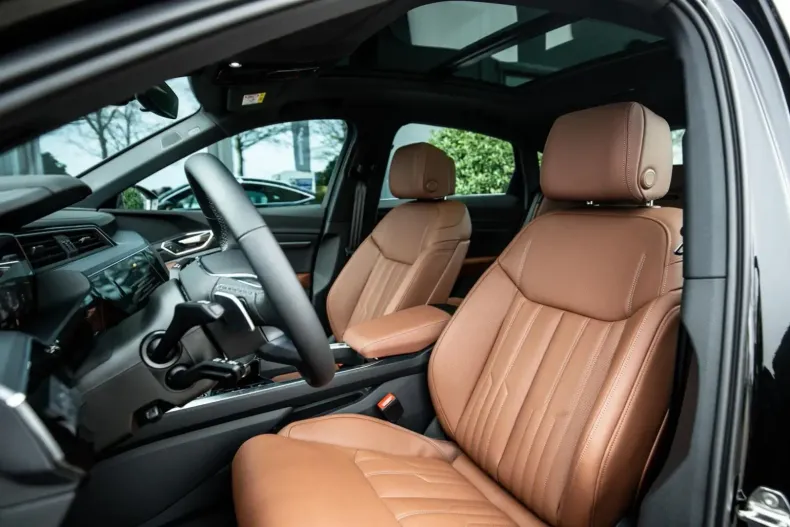 Audi Q8 e-tron din 2023 cu 46.110 km - oferta AUD125628 - foto 7