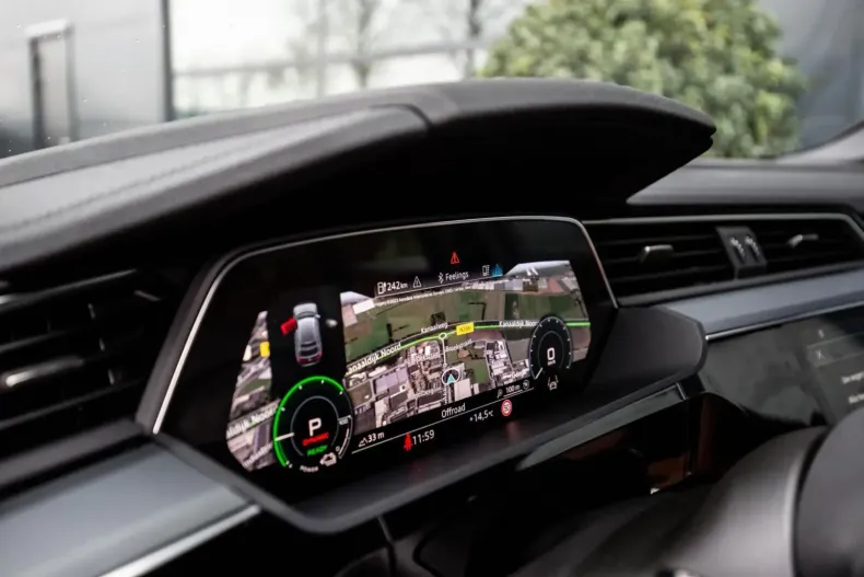 Audi Q8 e-tron din 2023 cu 46.110 km - oferta AUD125628 - foto 14