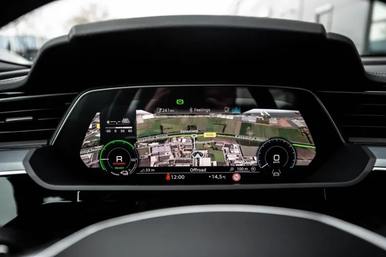 Audi Q8 e-tron din 2023 cu 46.110 km - oferta AUD125628 - foto 21